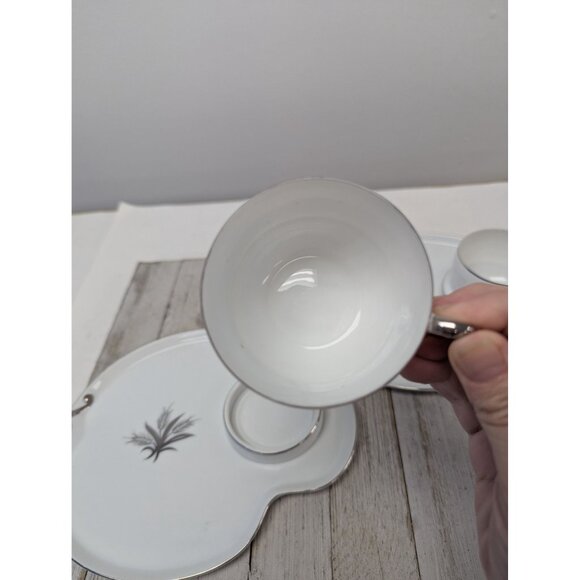 Vintage Kutani Set 2 Snack Plates with Cups White & Silver Gray Bursts Japan - Picture 7 of 13